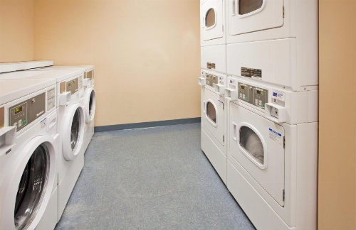 Candlewood Suites Junction City - Ft. Riley image 12