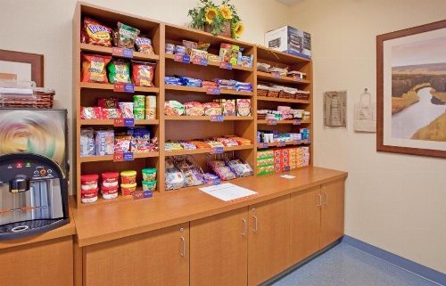 Candlewood Suites Junction City - Ft. Riley image 7